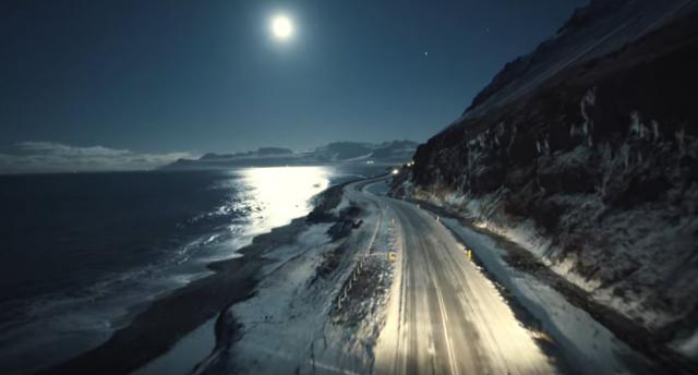 Island obasjan sjajem punog meseca (VIDEO)